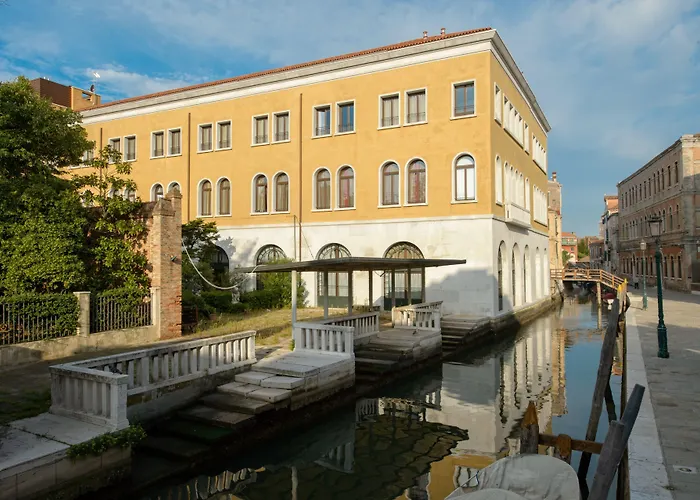 Palazzo Veneziano - Venice Collection